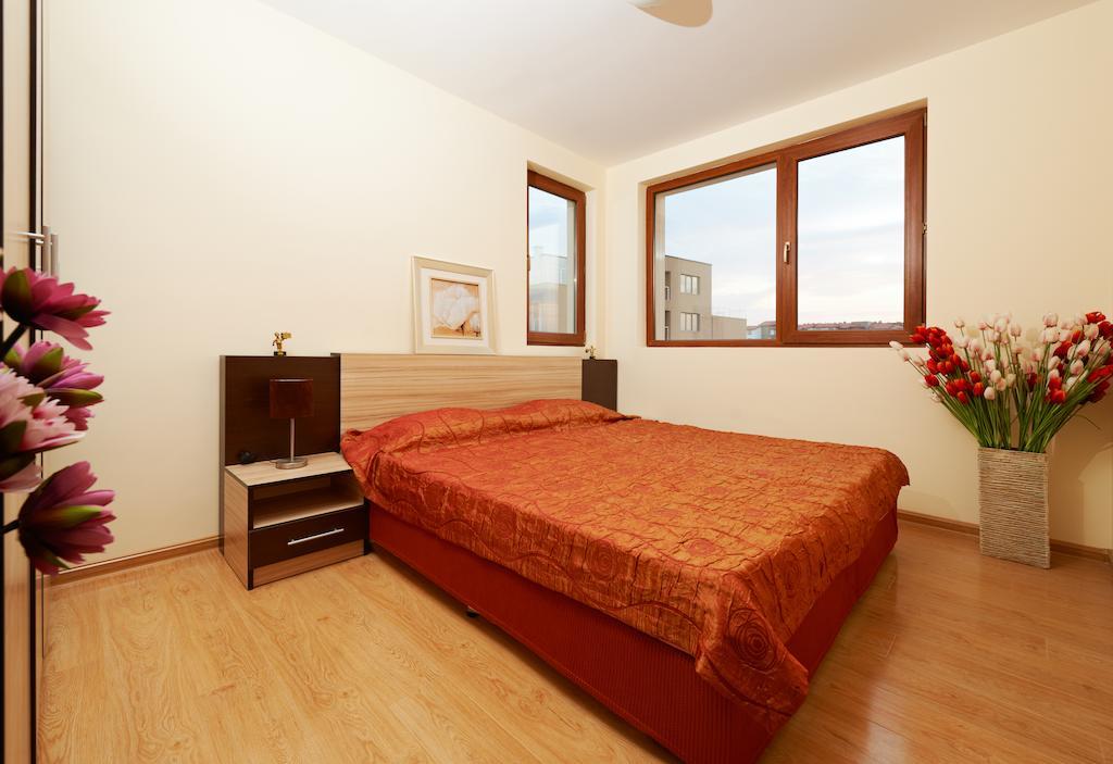 Stanny Court Aparthotel Nesebar Ruang foto