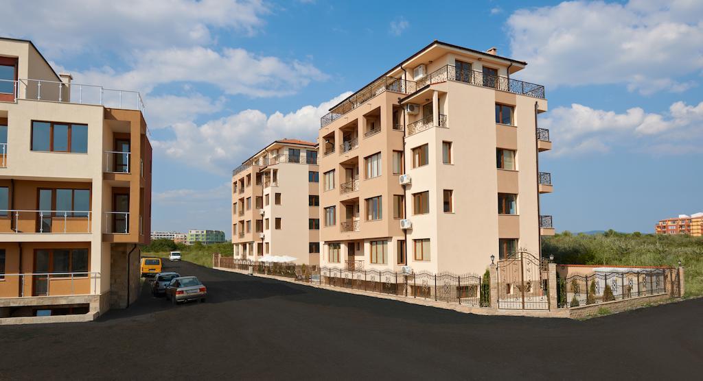 Stanny Court Aparthotel Nesebar Bagian luar foto