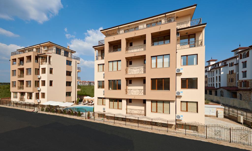 Stanny Court Aparthotel Nesebar Bagian luar foto