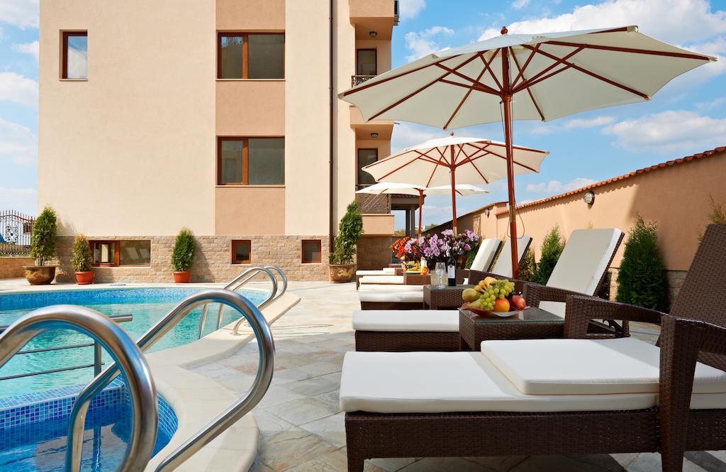Stanny Court Aparthotel Nesebar Bagian luar foto